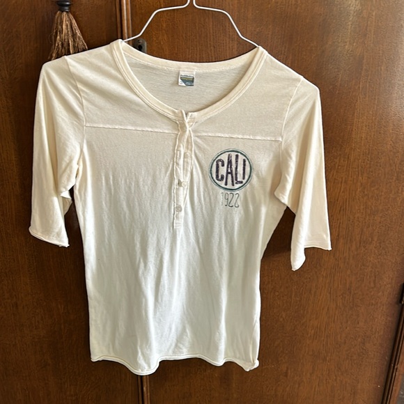 Hollister half button T-shirt - Picture 1 of 5